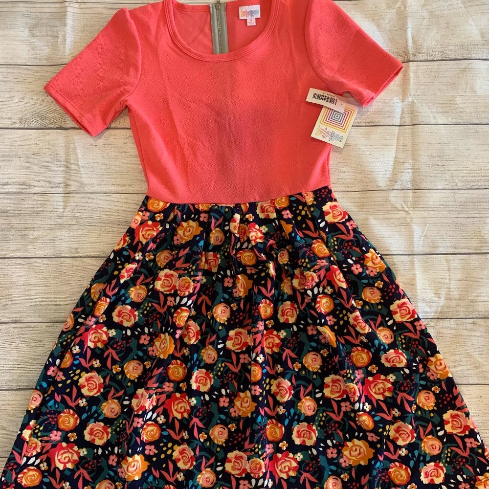 LuLaRoe Floral Amelia - Size Small NWT